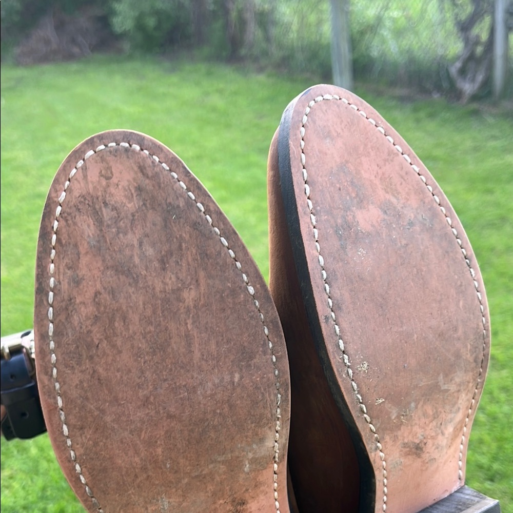 Brown Heeled Boots with Timeless Western Style - Picture 7 of 7